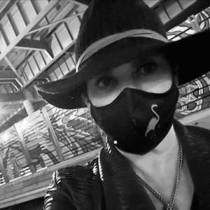 Meet your Posher, Monica